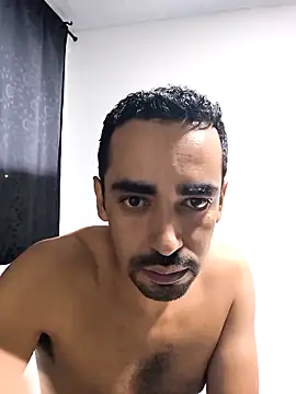 stivenlujan69 online show from November 2025 10:45:01 PM