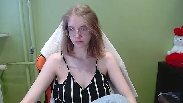 juicyPenny online show from February 2026 07:28:02 AM