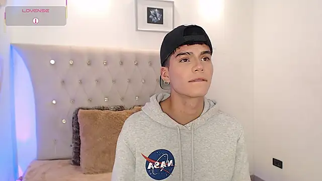 Dulcey  online show from November 2025 04:12:01 AM