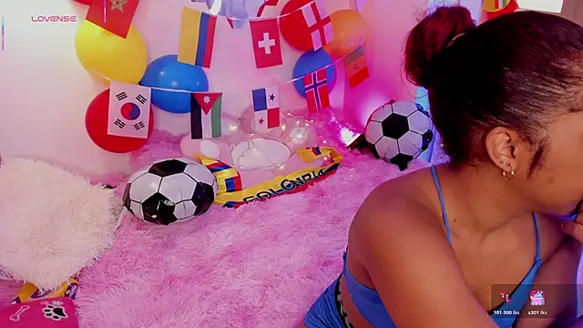 Snapshot of _Zahara_ chatting on June 2026 11:35:01 PM Zahara online show from June 2026 11:35:01 PM