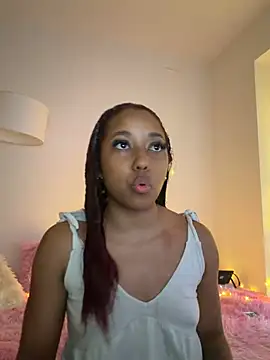 Snapshot of _Zahara_ chatting on July 2026 11:04:01 PM Zahara online show from July 2026 11:04:01 PM
