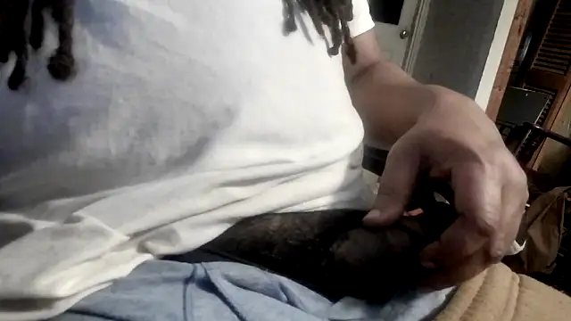 Snapshot of BigDesires chatting on March 2026 11:00:02 PM BigDesires online show from March 2026 11:00:02 PM