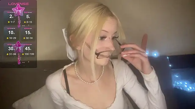 Snapshot of kittywithu chatting on November 2025 11:43:02 AM kittywithu online show from November 2025 11:43:02 AM