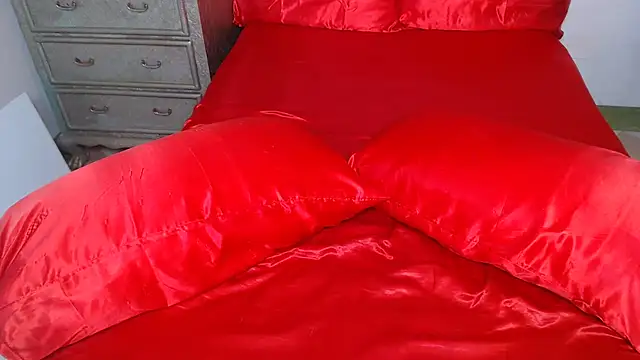 Ambra  online show from October 2025 02:56:02 PM