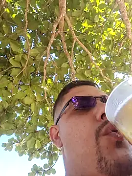 feehzungi0000 online show from November 2025 05:49:01 PM