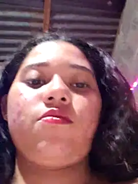 Snapshot of Violethroos chatting on November 2025 04:12:01 AM Violethroos online show from November 2025 04:12:01 AM