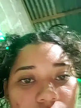 Snapshot of Violethroos chatting on November 2025 03:18:02 AM Violethroos online show from November 2025 03:18:02 AM