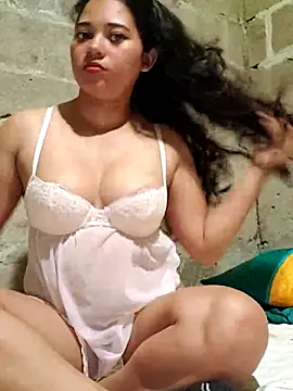 Snapshot of Violethroos chatting on November 2025 02:22:01 AM Violethroos online show from November 2025 02:22:01 AM