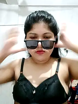 Snapshot of Nusrat-N chatting on September 2025 03:24:01 PM Nusrat-N online show from September 2025 03:24:01 PM