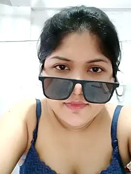 Snapshot of Nusrat-N chatting on September 2025 02:36:02 AM Nusrat-N online show from September 2025 02:36:02 AM