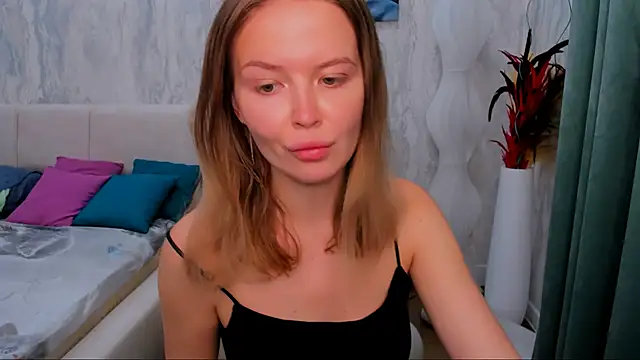 LaurennHill online show from September 2025 12:21:01 AM