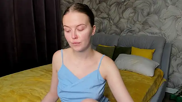 LaurennHill online show from November 2025 12:09:01 AM