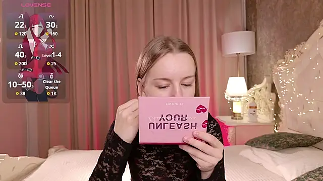 Lucy Shaw online show from November 2025 08:26:02 AM