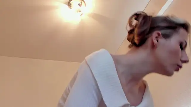 MilaDeLune online show from October 2025 03:22:02 PM