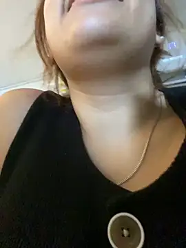 Snapshot of MacarenaRosse chatting on September 2025 07:03:02 PM MacarenaRosse online show from September 2025 07:03:02 PM