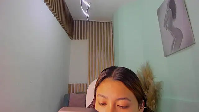 Snapshot of MacarenaRosse chatting on September 2025 07:30:01 PM MacarenaRosse online show from September 2025 07:30:01 PM