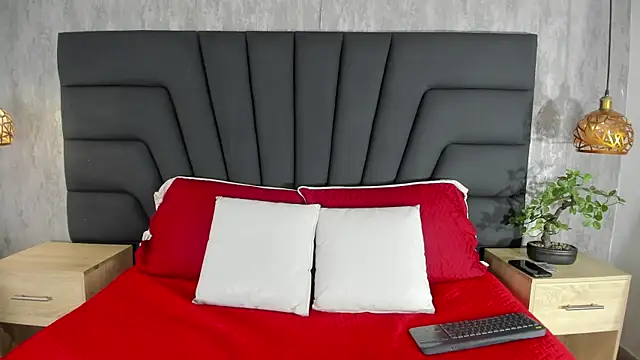 Snapshot of Hisoka_011 chatting on October 2025 08:03:02 PM Hisoka 011 online show from October 2025 08:03:02 PM