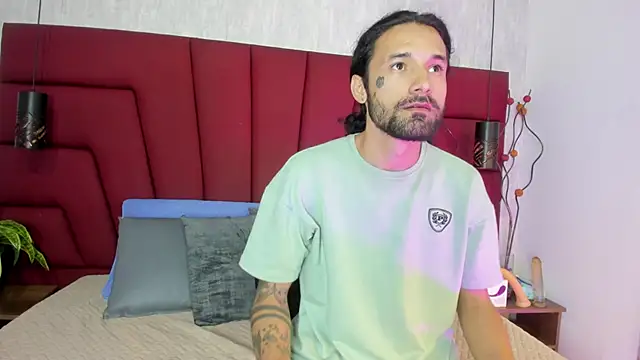 Snapshot of Hisoka_011 chatting on November 2025 01:27:01 AM Hisoka 011 online show from November 2025 01:27:01 AM