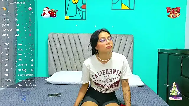 Soffia Konig  online show from December 2025 08:17:01 PM