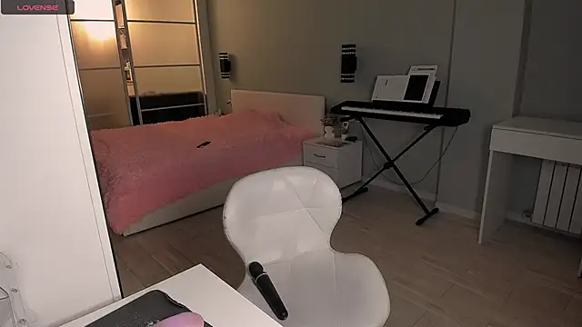 LolaVexx online show from October 2025 04:06:02 PM