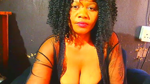 Augustine-Blooomxx online show from November 2025 06:12:01 AM