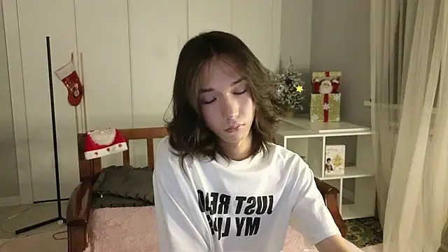 okerriella online show from December 2025 01:29:01 PM