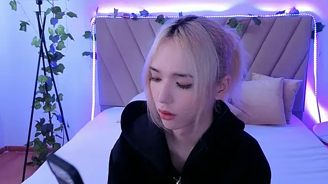 Snapshot of okerriella chatting on May 2026 08:21:02 AM okerriella online show from May 2026 08:21:02 AM