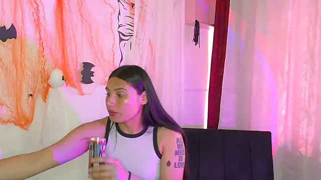 Linda andrew online show from October 2025 06:39:02 PM