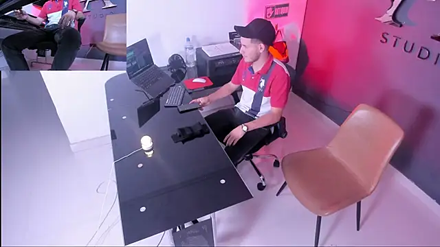 lara and danny online show from September 2025 08:21:01 PM