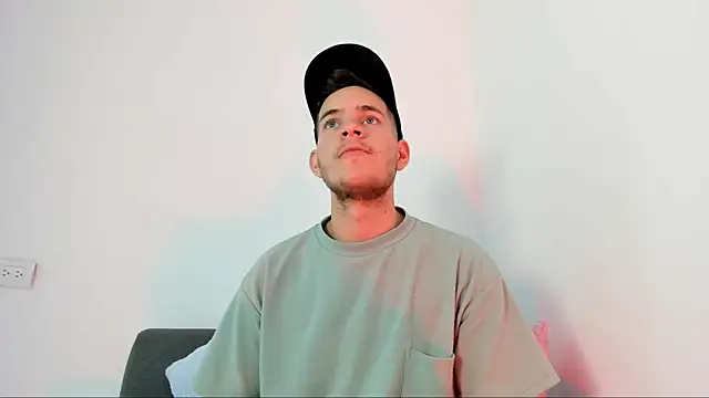 lara and danny online show from October 2025 07:53:02 PM