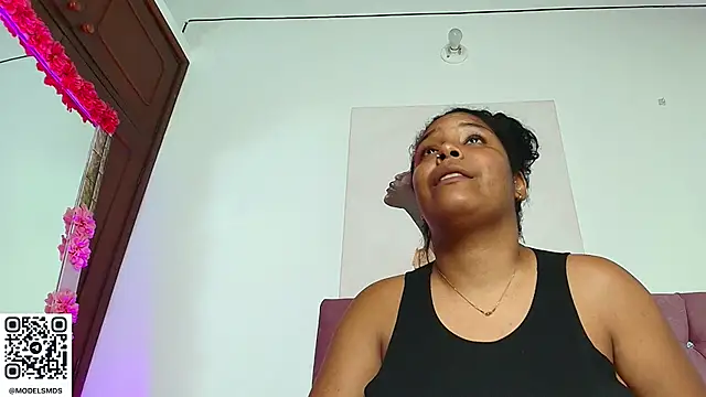 naomi campbel  online show from November 2025 09:15:02 PM