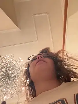 Wildmaca online show from November 2025 07:38:01 PM