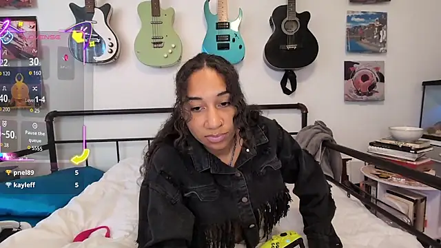 onlystrings online show from May 2026 10:07:01 PM