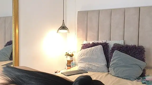 arianaa miller  online show from October 2025 08:06:02 PM