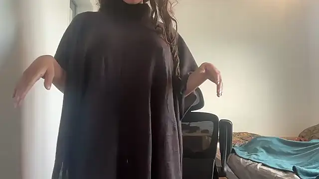 Daphnebby online show from October 2025 08:43:01 AM