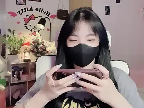 keelinnn19 online show from December 2025 07:53:02 PM