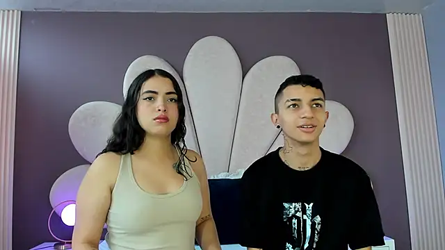 Snapshot of NickandAbby_ chatting on November 2025 03:32:02 PM NickandAbby online show from November 2025 03:32:02 PM