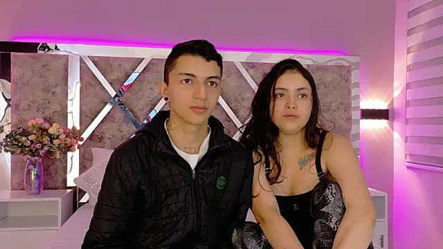 Snapshot of NickandAbby_ chatting on November 2025 11:43:02 AM NickandAbby online show from November 2025 11:43:02 AM