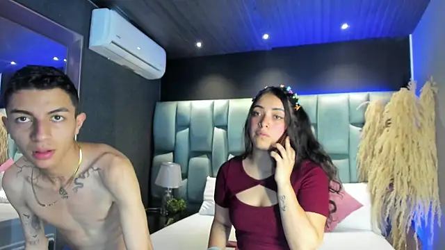Snapshot of NickandAbby_ chatting on May 2026 09:00:01 PM NickandAbby online show from May 2026 09:00:01 PM
