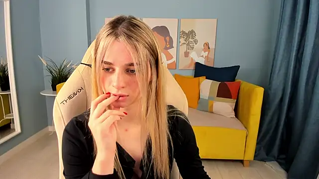 SweetyLicky online show from October 2025 04:51:02 PM