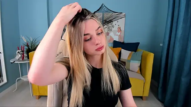 SweetyLicky online show from October 2025 04:13:01 PM