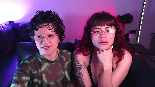 marsearth22  online show from October 2025 10:11:01 PM