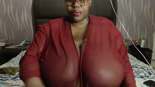 Snapshot of BoobsQueen46K chatting on November 2025 07:49:02 PM BoobsQueen46K online show from November 2025 07:49:02 PM