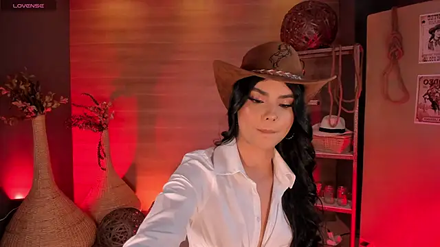 MiaLaurence online show from October 2025 08:09:02 PM