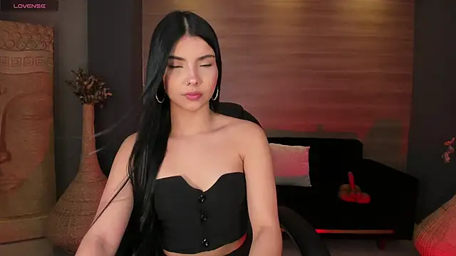 MiaLaurence online show from February 2026 07:26:01 PM