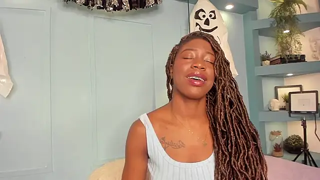 MichellePose online show from October 2025 12:36:02 PM