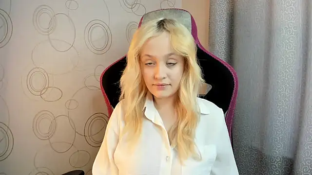 Julliakoill online show from February 2026 10:19:02 AM