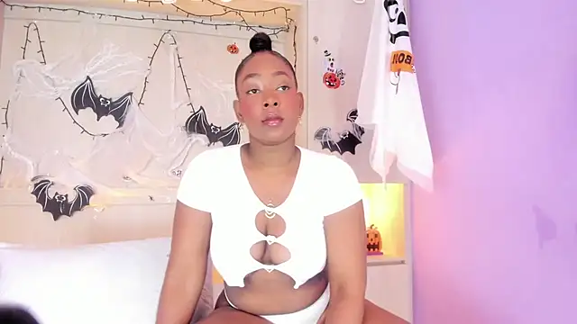 Snapshot of CassiieLondon chatting on October 2025 03:58:02 AM CassiieLondon online show from October 2025 03:58:02 AM