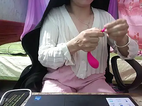 Xue weng online show from February 2026 12:37:02 AM