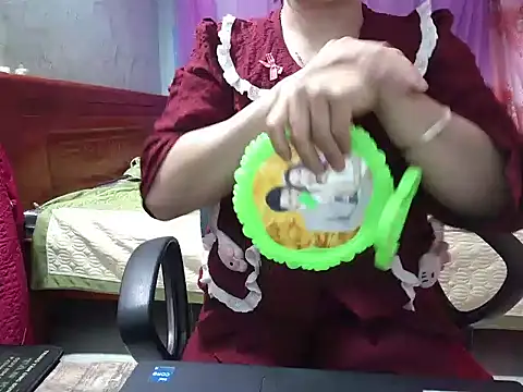 Xue weng online show from February 2026 01:01:02 AM